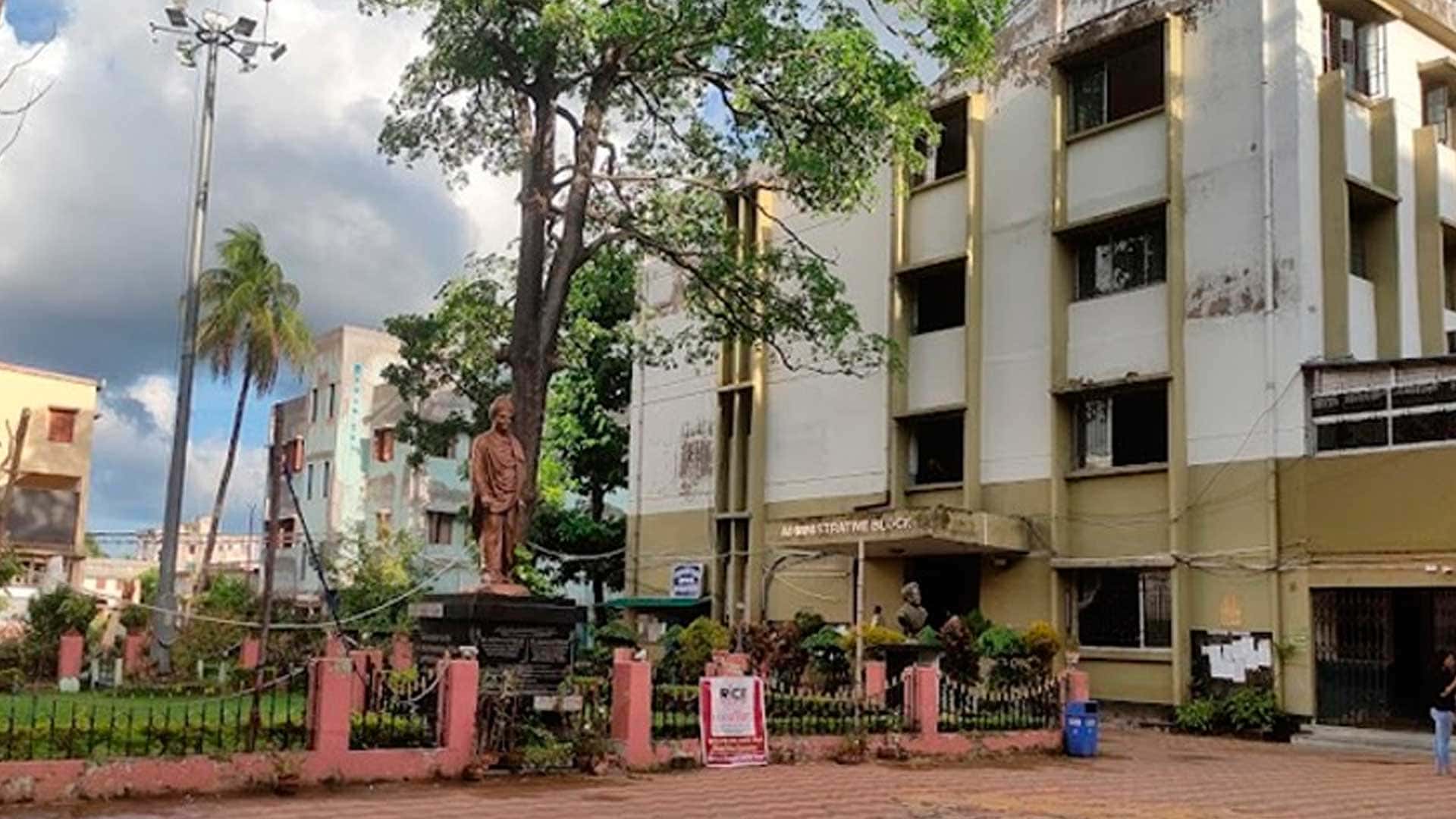 https://vivekanandacollegekolkata.ac.in/uploads/1773733907_slider-bg-3.jpg